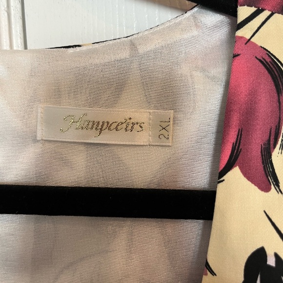 NWOT Retro Sweetheart Neckline Swing Dress in Floral Pattern - Picture 5 of 11